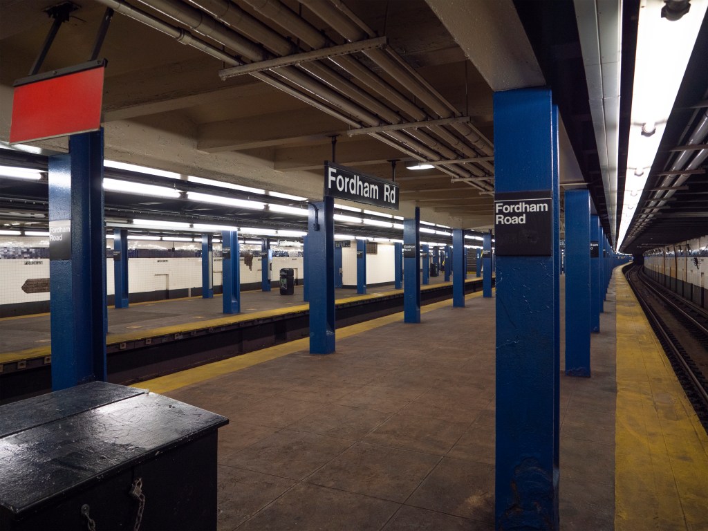 Fordham Road northbound platform of the New York City subway.