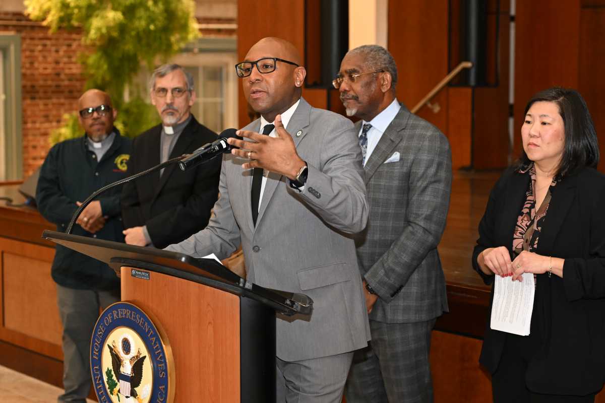 Queens Borough President Donovan Richards at a recent event at Queens Borough Hall. Richards has announced a record number of community board applications. Photo by Ramy Mahmoud.