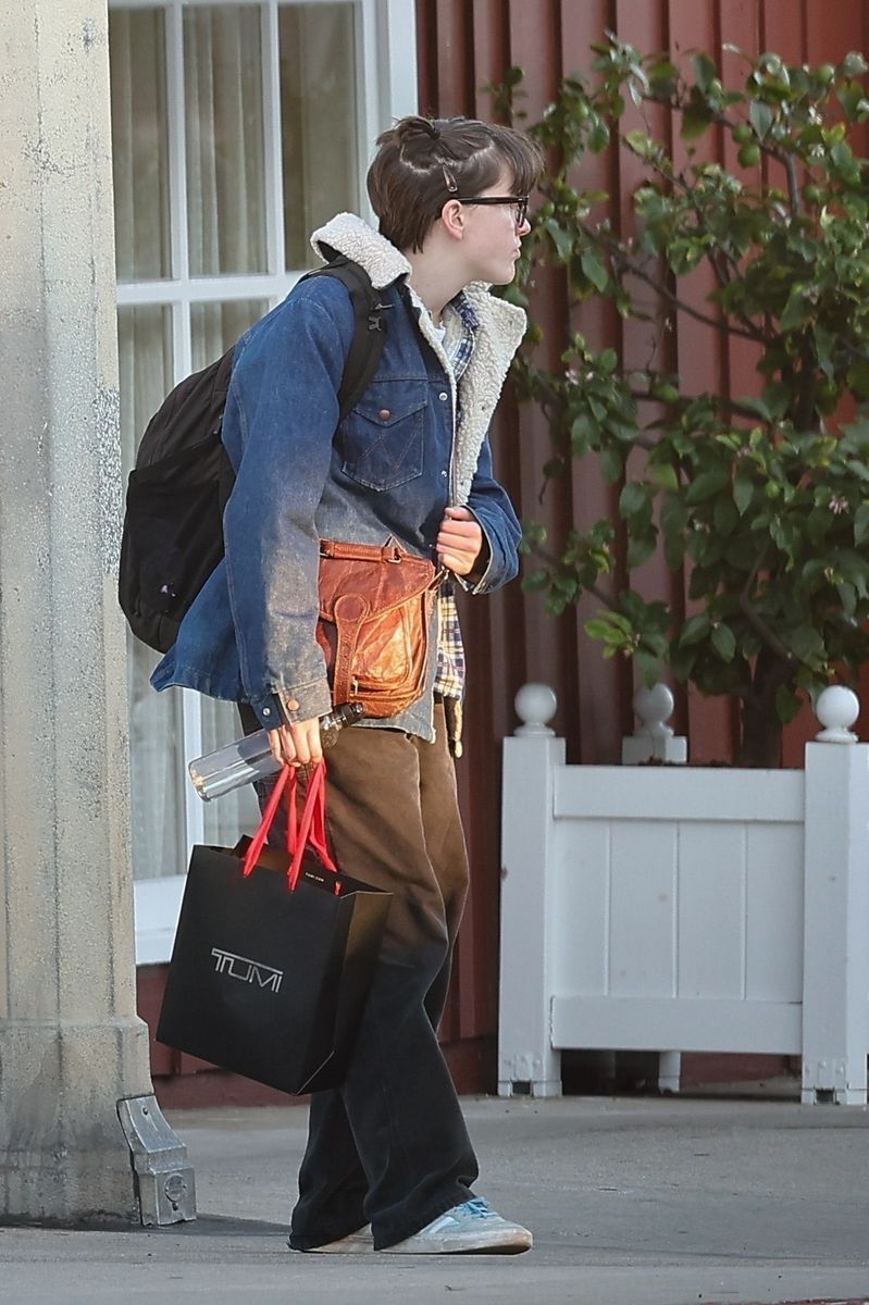 It’s a direction Fin Affleck has been embracing, favoring baggy, easy-to-wear pieces that still carry a sense of cool, curated charm.