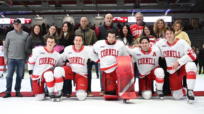 Keopple Shines in Senior Night Start, Backstops #11 Men's Hockey Past Clarkson