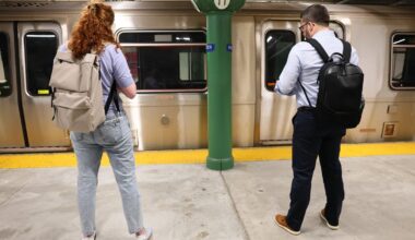 PATH service suspended between Hoboken and Manhattan due to power outage
