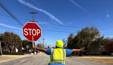 Manhattan Beach celebrates Crossing Guard Appreciation Day – Daily Breeze
