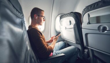 United Airlines updates contract of carriage rules to force flyers to use headphones when using devices