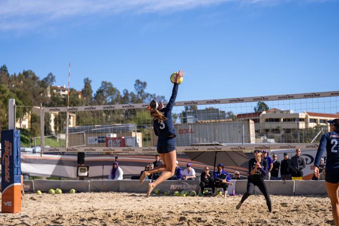Beach Volleyball Goes 2-0 on First Day of Queen's Cup