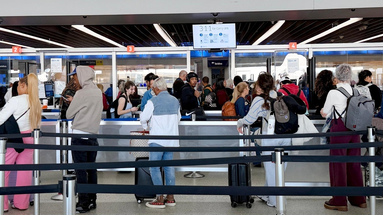 What to know about TSA lines at NY airports during partial government shutdown