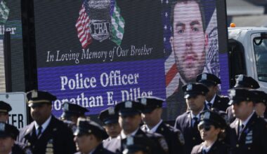 Trial of man accused of killing NYPD officer begins in Queens