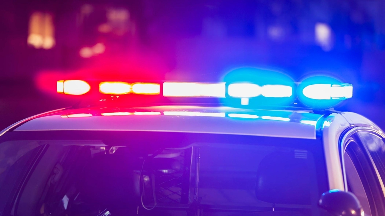 2 former NYPD cops, one from Long Island, charged with breaking into Queens brothel, robbing sex worker