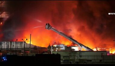 Fire in Brooklyn: 3 warehouses destroyed, 2 firefighters injured