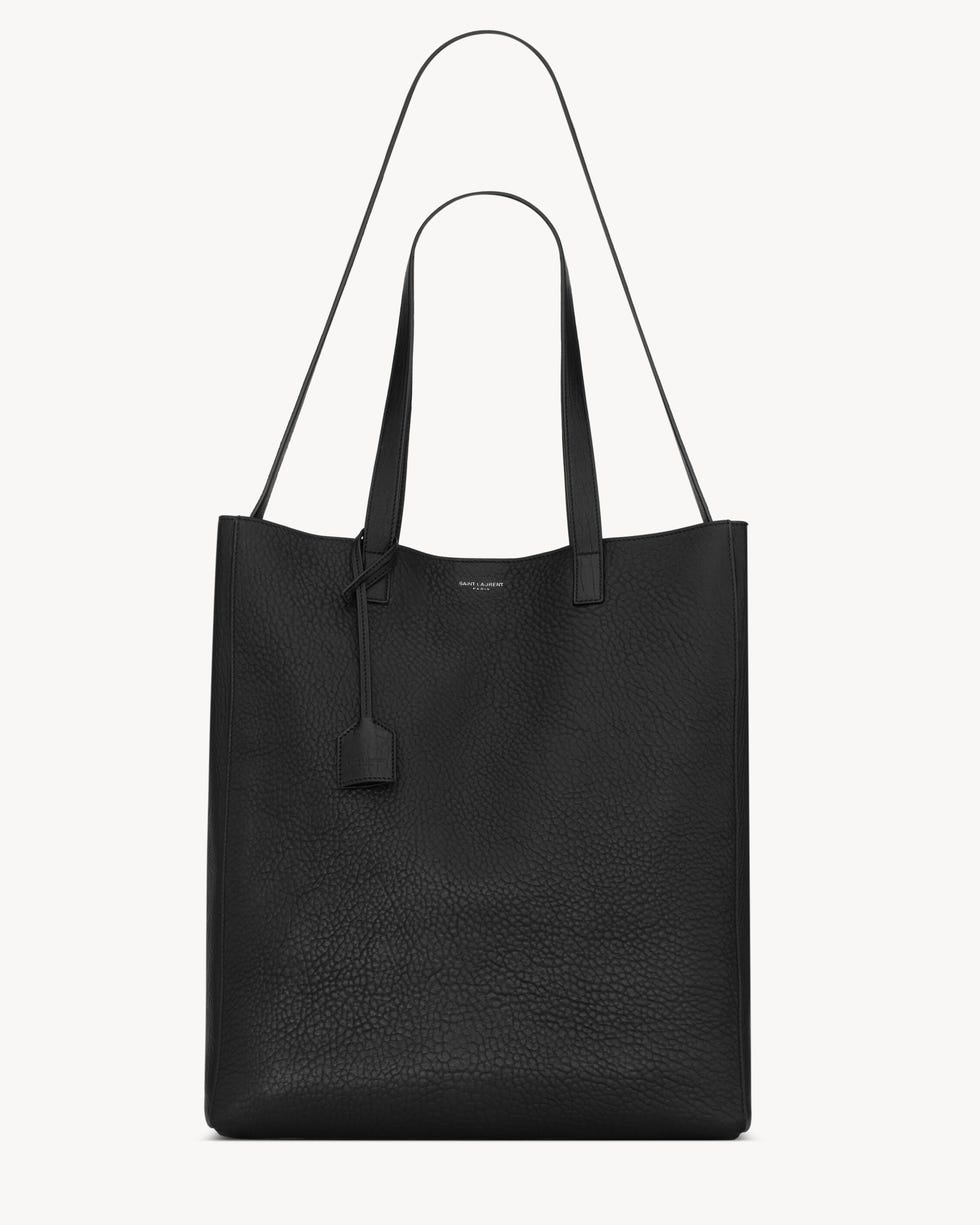 Bold hobo bag in grained leather