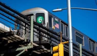 Bronx subway assault: MTA worker attacked by four suspects during argument, cops say