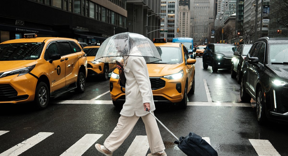 Heavy rain, strong storms expected in NYC Monday as cold front moves through