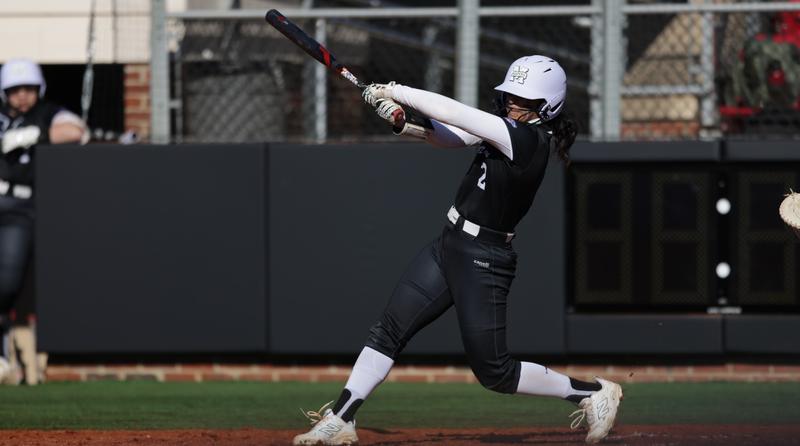 Softball Drops To Rider In Rubber Match Of First MAAC Series