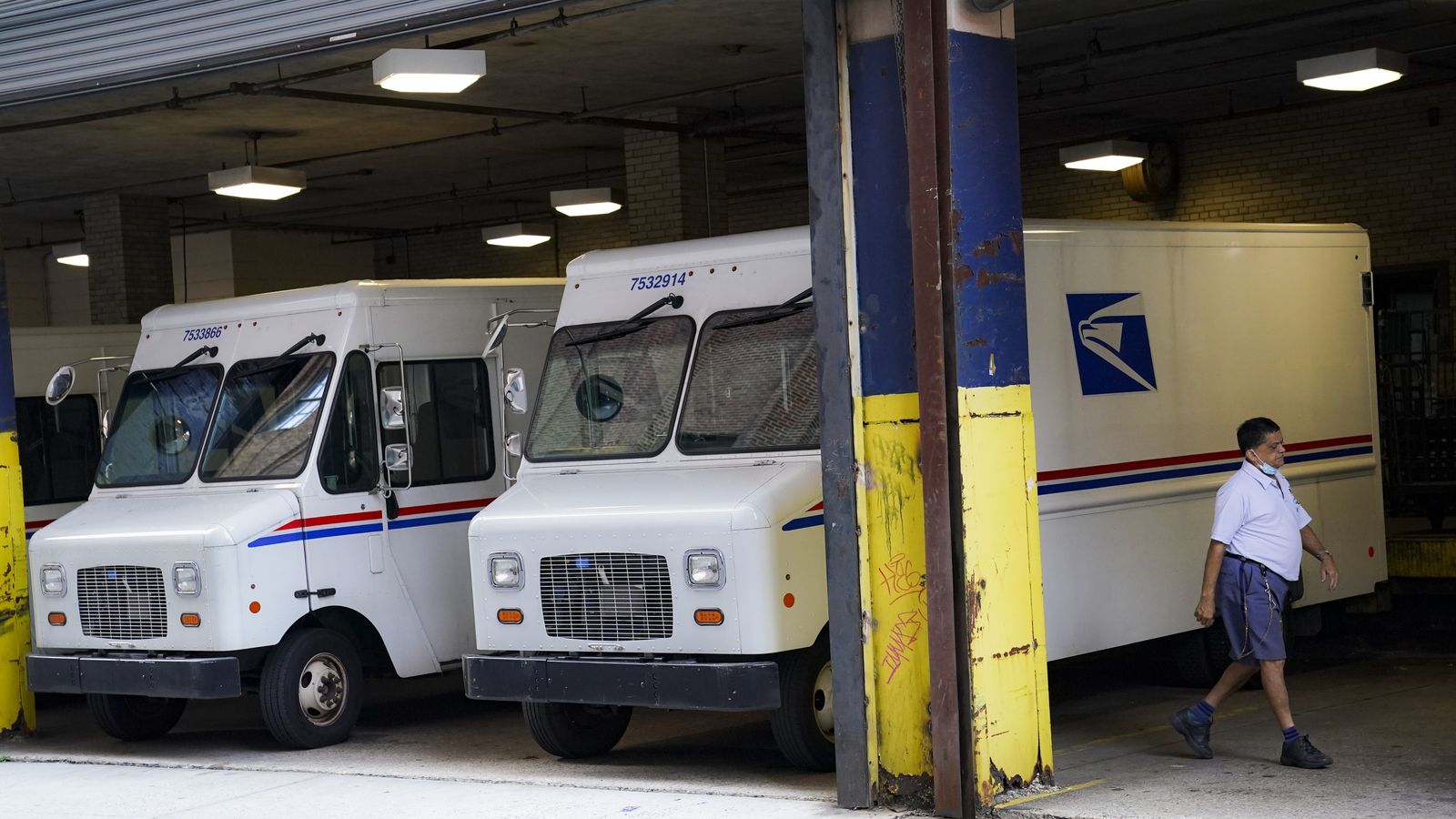 Postal, UPS workers in New York City speak out against the war in Iran: “All the parties and the press are for the war, but we are not”