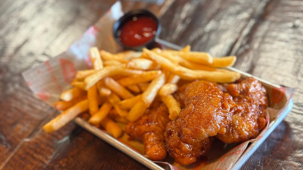 Popular Korean chicken chain opens 2 new LI eateries