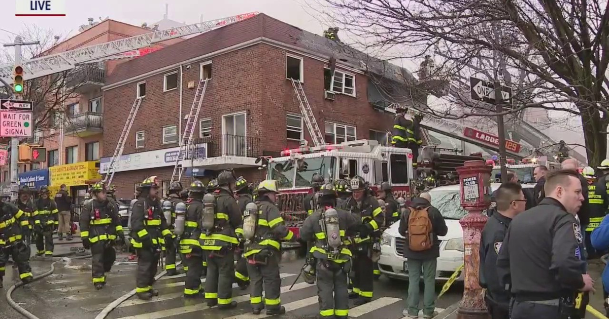 2 critically injured, 5 evacuated in 4-alarm Queens fire