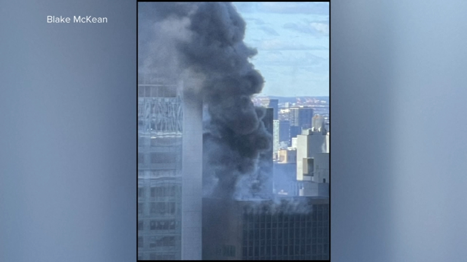 Midtown fire sends smoke into the air near St. Patrick's Day Parade in Manhattan, NYC