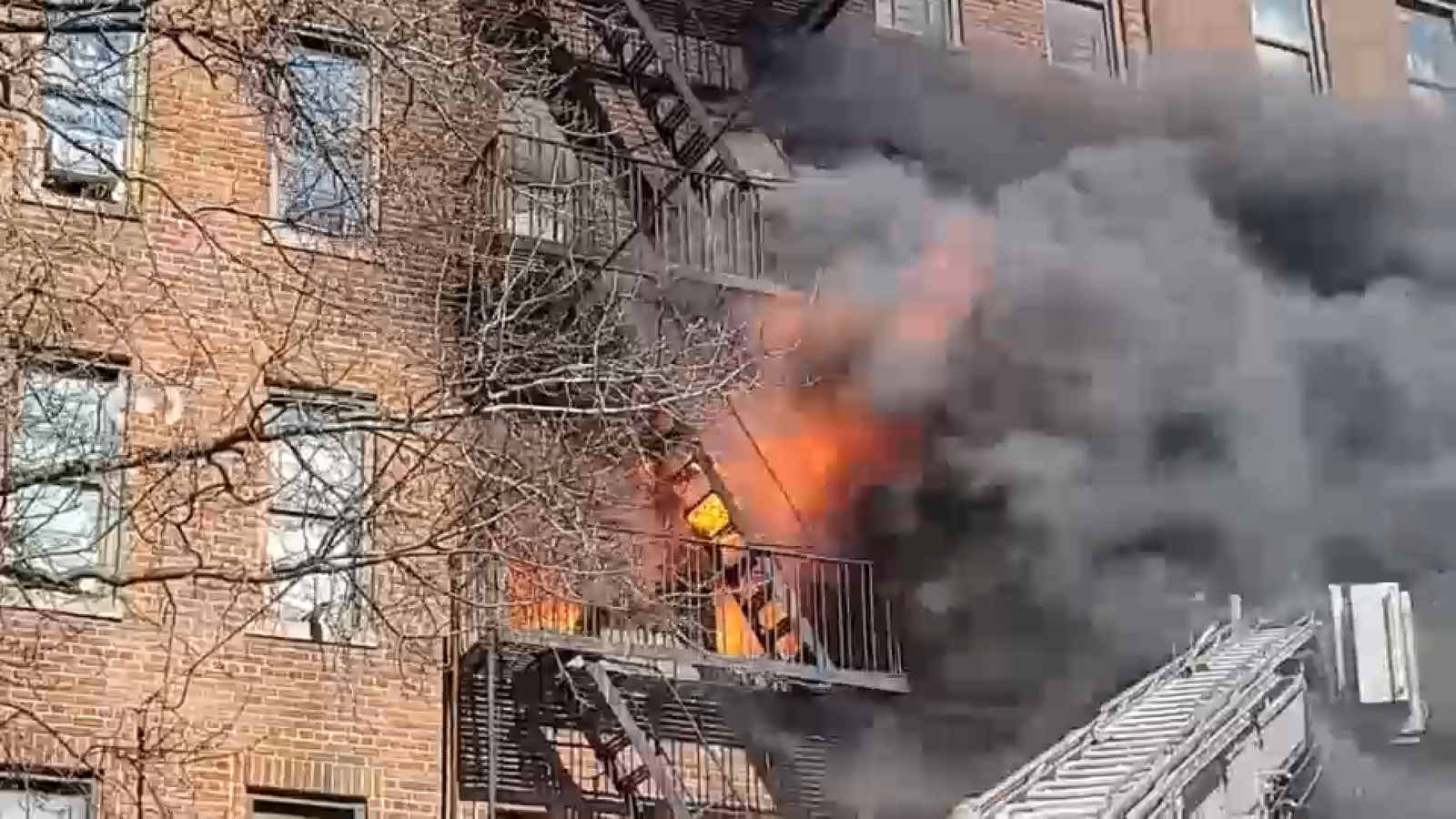 Kingsbridge, Bronx fire breaks out at apartment building; 14 people injured