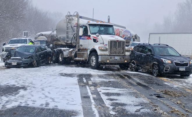Oswego County TodayNew York State Police Investigating Multi-Vehicle Crash on Interstate 81 in Oswego County