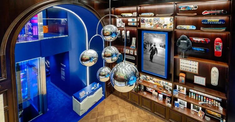 Meta’s NYC store is here to stay.