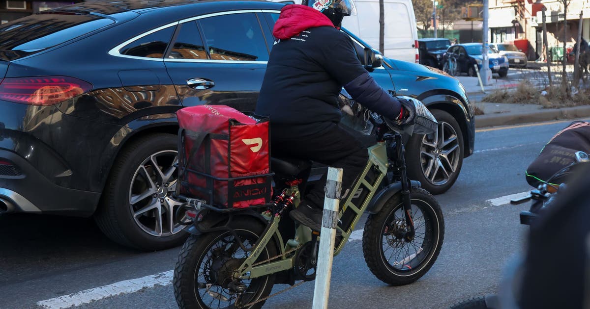 Mamdani rescinds criminal enforcement of traffic offenses for cyclists