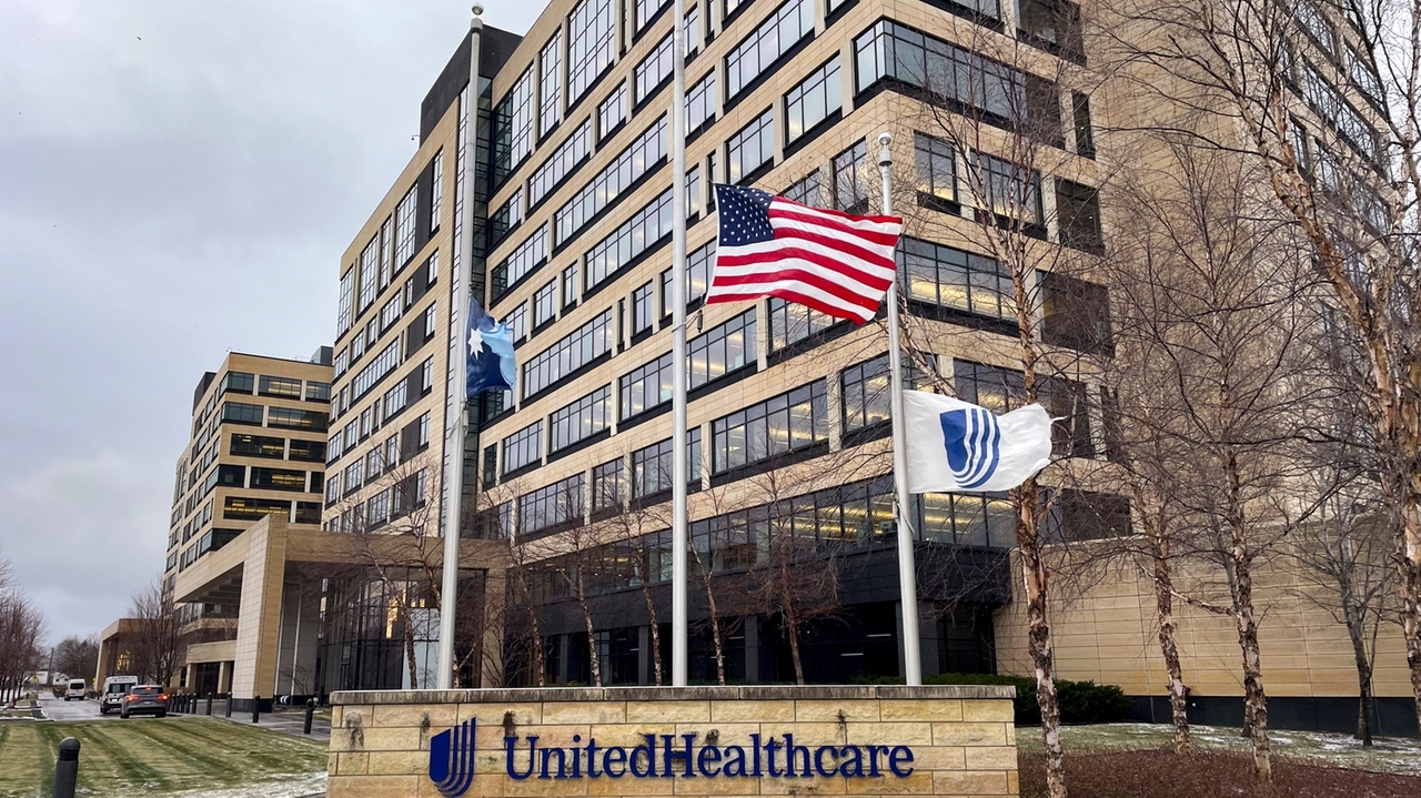 New York man pleads guilty to cyberstalking in threats to relative of the late UnitedHealthcare CEO