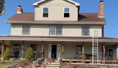 Fire in rural Manhattan contained to attic