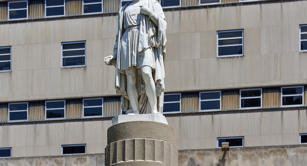 A Brooklyn murder case tests new anonymous jury law as online threats grow more common