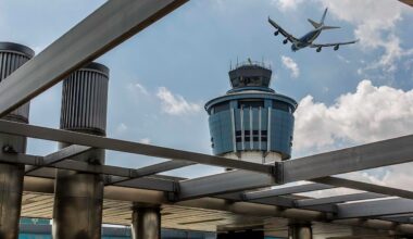 Air Canada jet hits vehicle, forcing New York's LaGuardia airport to close
