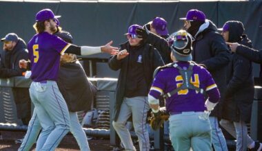 Baseball Explodes for 15 Hits in Series-Clinching Win
