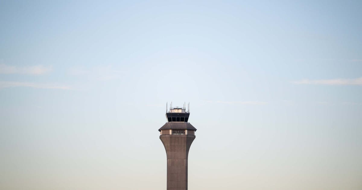 Newark flights resume after burning smell reported in control tower
