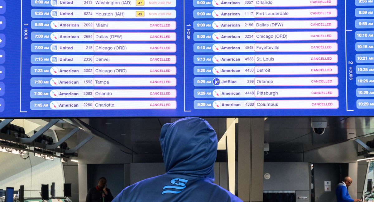 Crowds scramble at NYC area airports due to LaGuardia closure, long TSA security lines