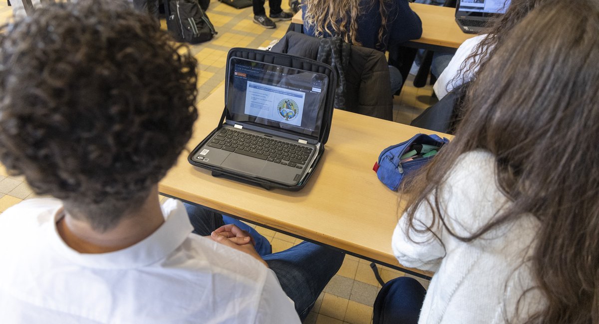 NYC schools get AI guidance using 'red light, green light' model