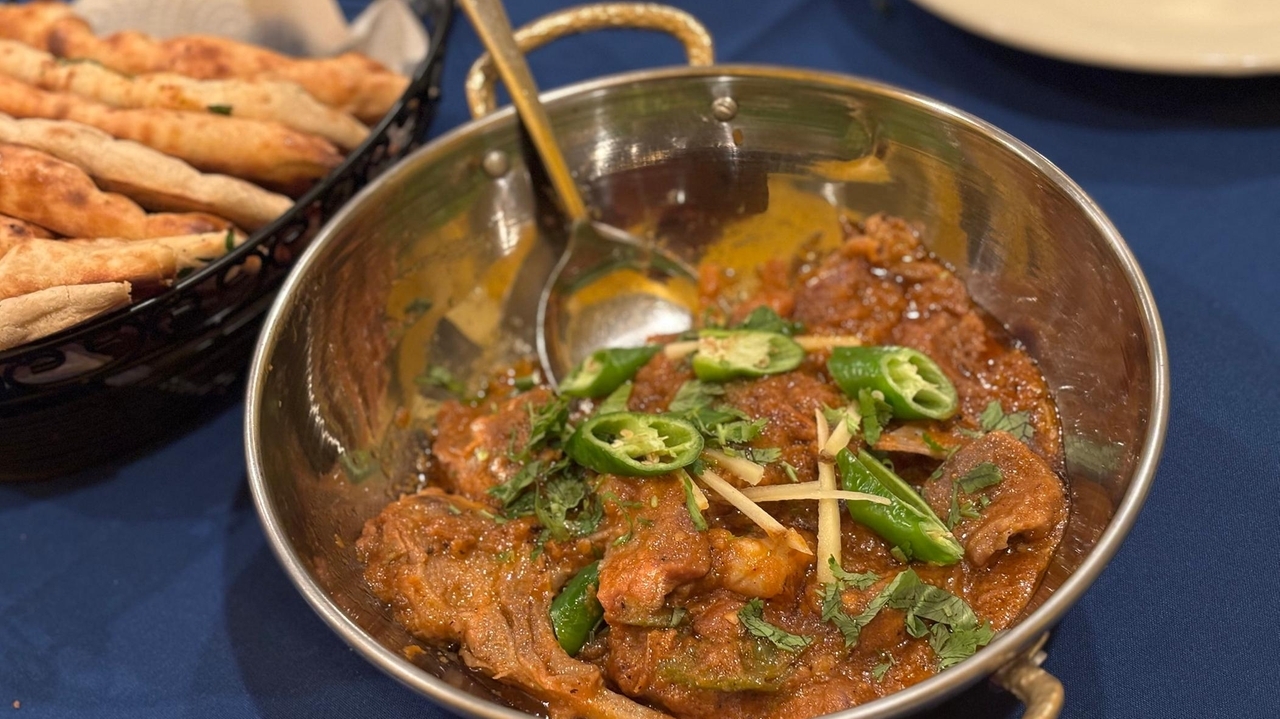 Frontier Karahi House opens in Huntington Station