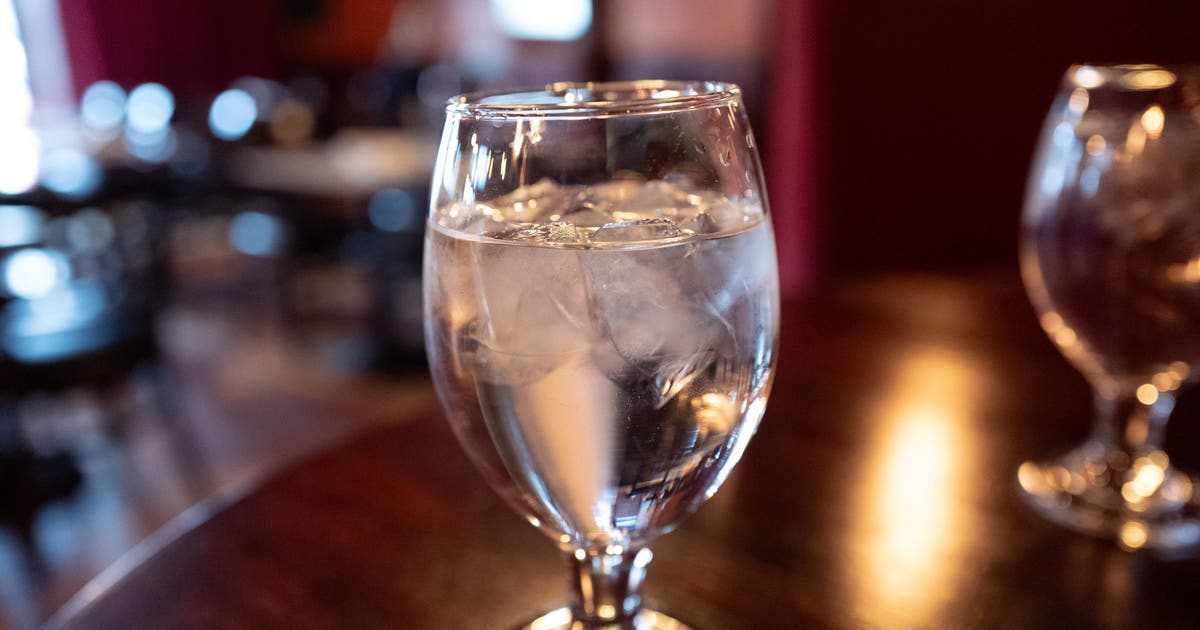 'Right to Water': Proposed bill would require some establishments to provide free tap water