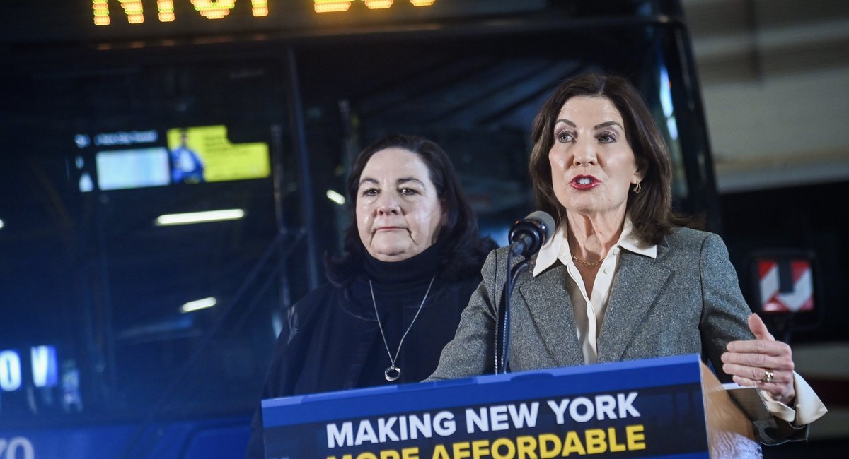 Lawmakers push Gov. Hochul to back revival of NYC free bus pilot