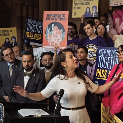 Report finds immigrant legal services under stress in New York