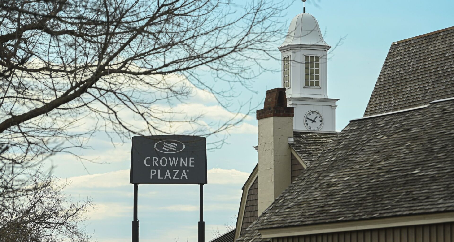 The Desmond, Colonie's iconic hotel, is for sale