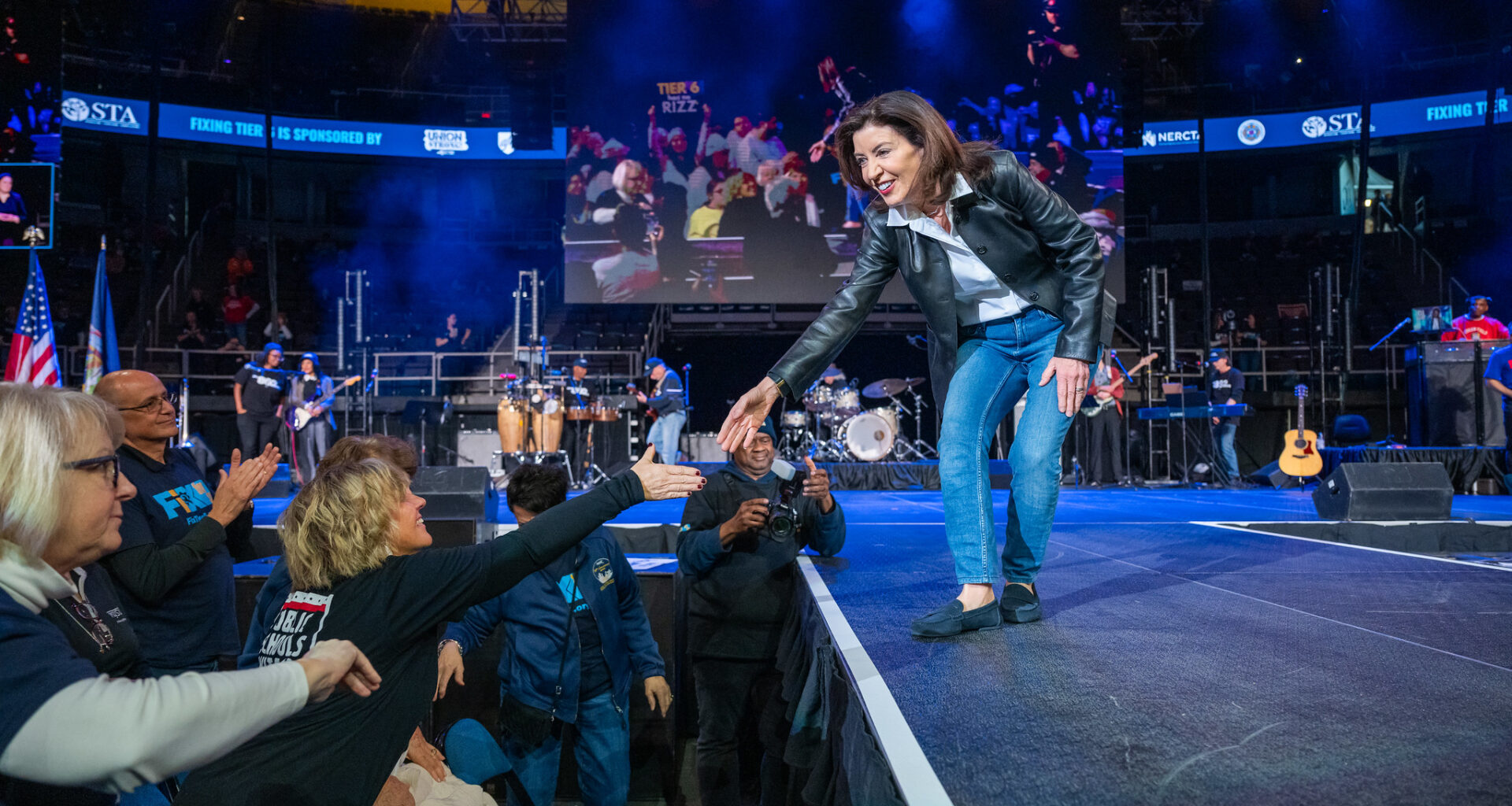 Hochul's lead in race for New York governor narrows