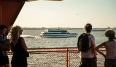 Booze is back on board the Staten Island Ferry