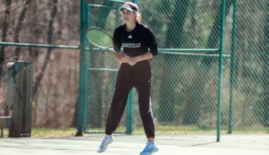 Angelina_Joy_Hug_UNCW_2