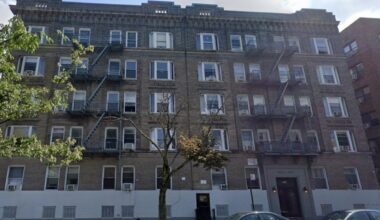 NYC teen attacked by kitchen knife-wielding stranger who asked him about gangs: cops