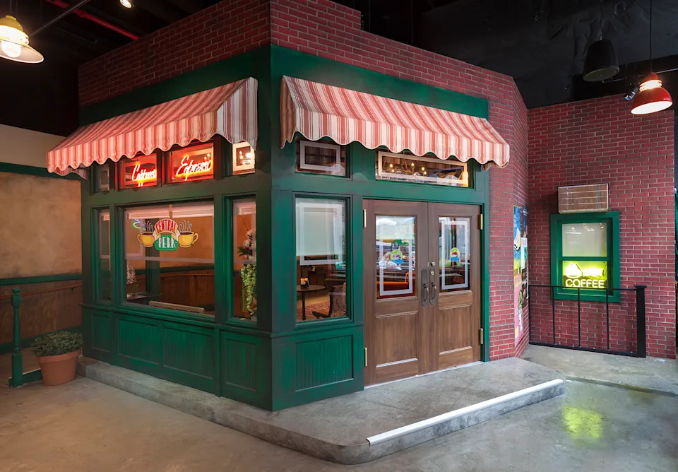 The Central Perk exterior is part of the attraction. 