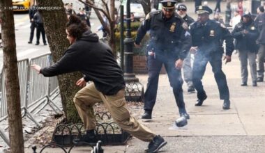 Gracie Mansion protest: NYPD investigating after 6 people arrested, smoke devices thrown near NYC Mayor home