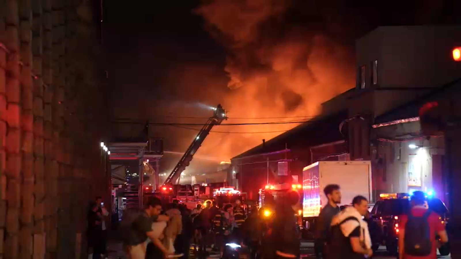2 injured as massive Universal Food Distributors warehouse fire darkens sky with smoke in Sunset Park, Brooklyn