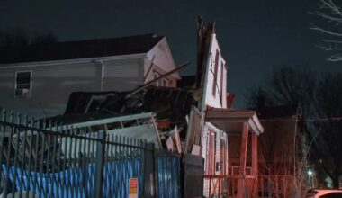 House collapses in Newark, New Jersey, leading neighbors to evacuate