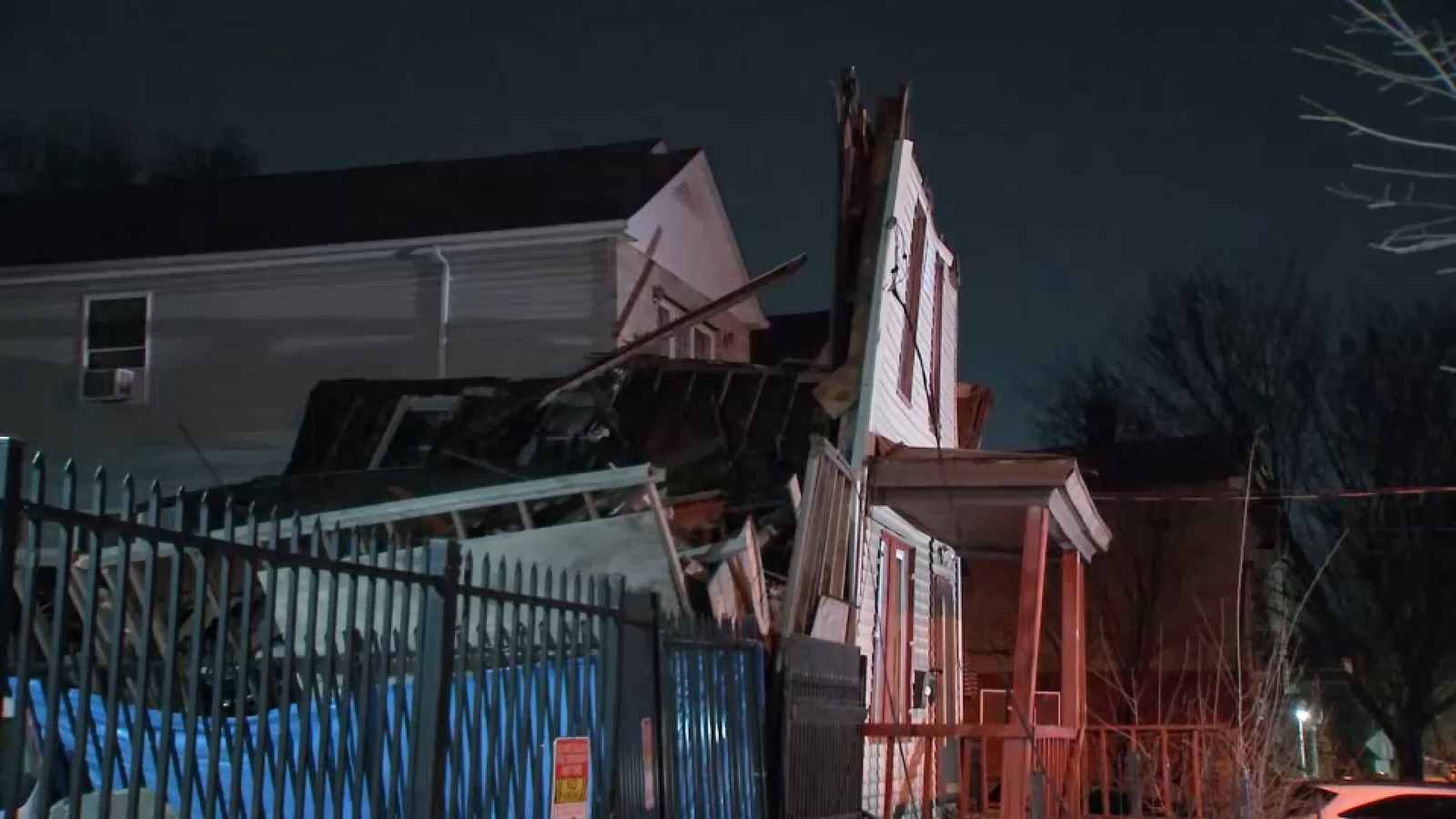 House collapses in Newark, New Jersey, leading neighbors to evacuate