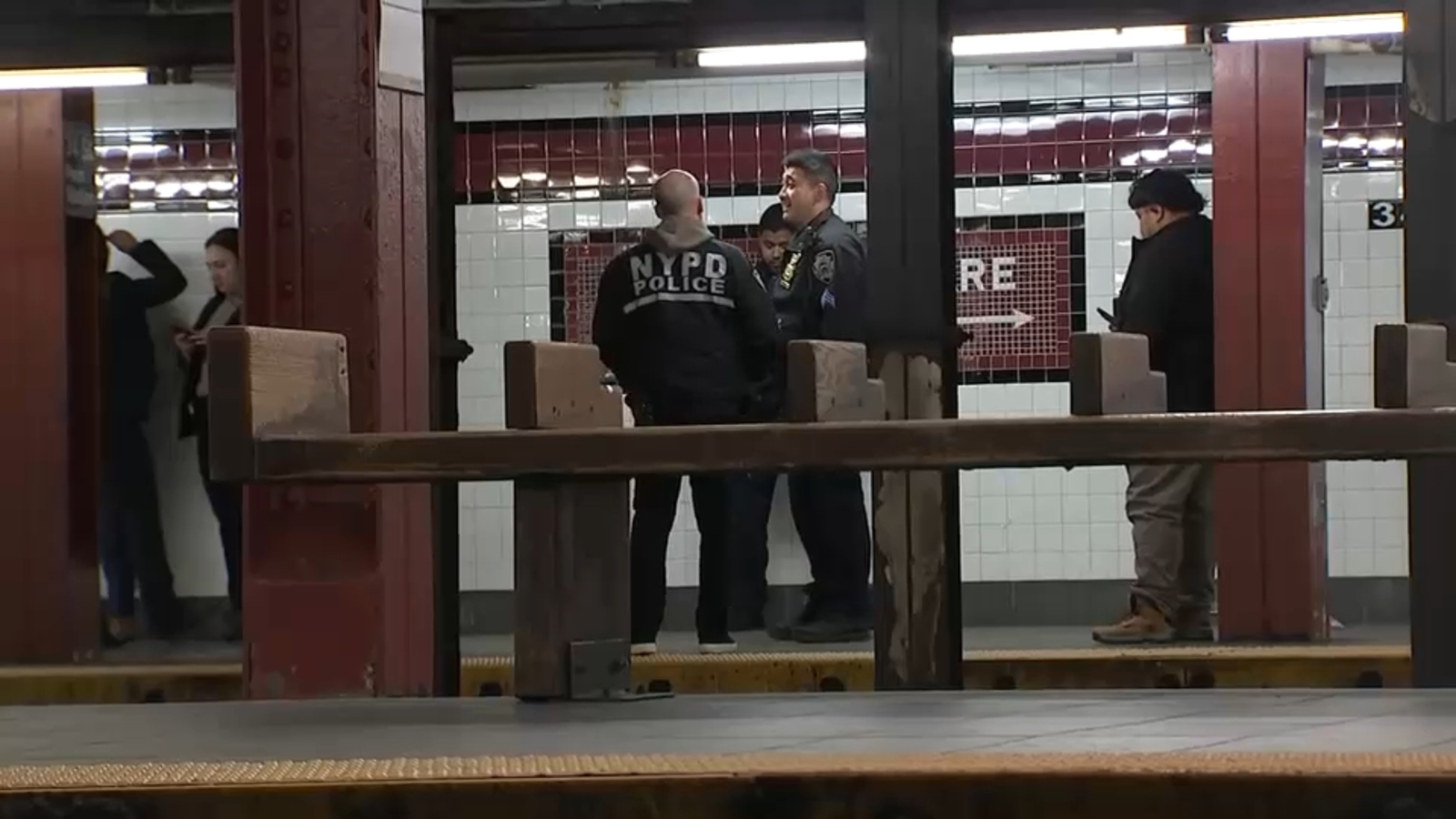 Man found dead on Penn Station C, E train subway platform