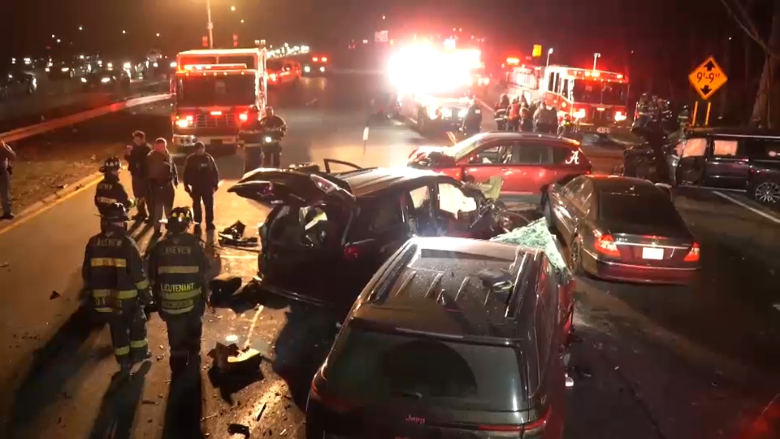 2 dead, others hurt in multi-car crash in Nassau County section of Long Island's Southern State Parkway