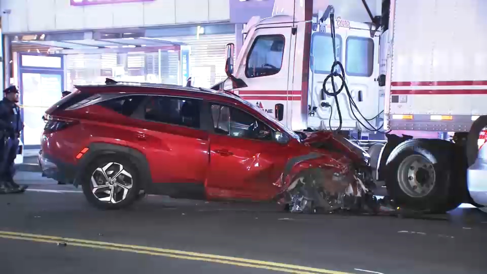 Harlem pedestrians struck: 5 people injured in crash outside Apollo Theater in Manhattan, officials say