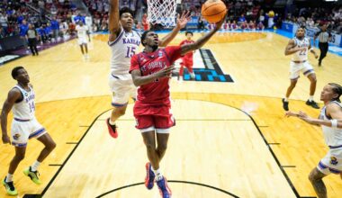 St. John's beats Kansas 67-65 at the buzzer to advance to Sweet 16